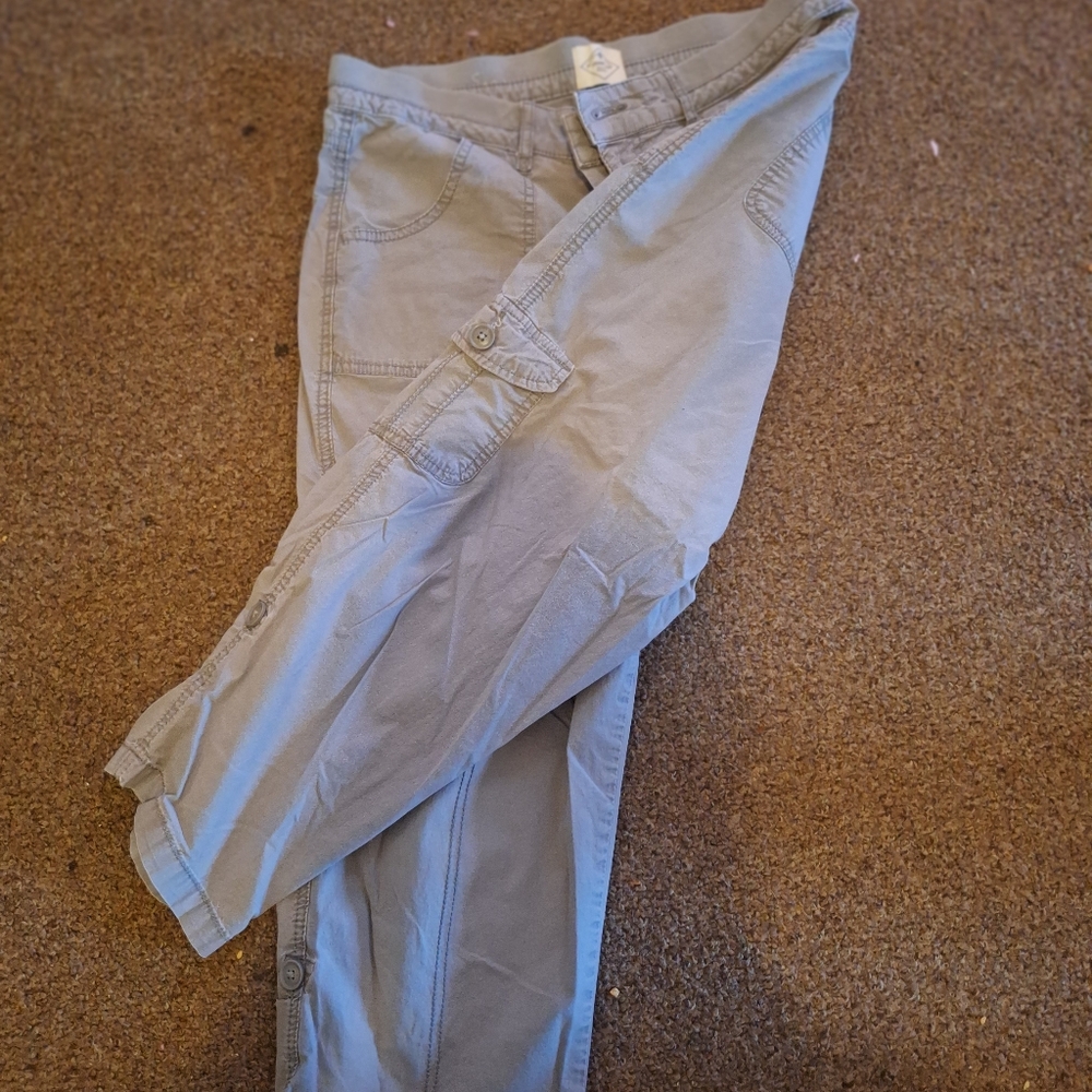 Capri pants